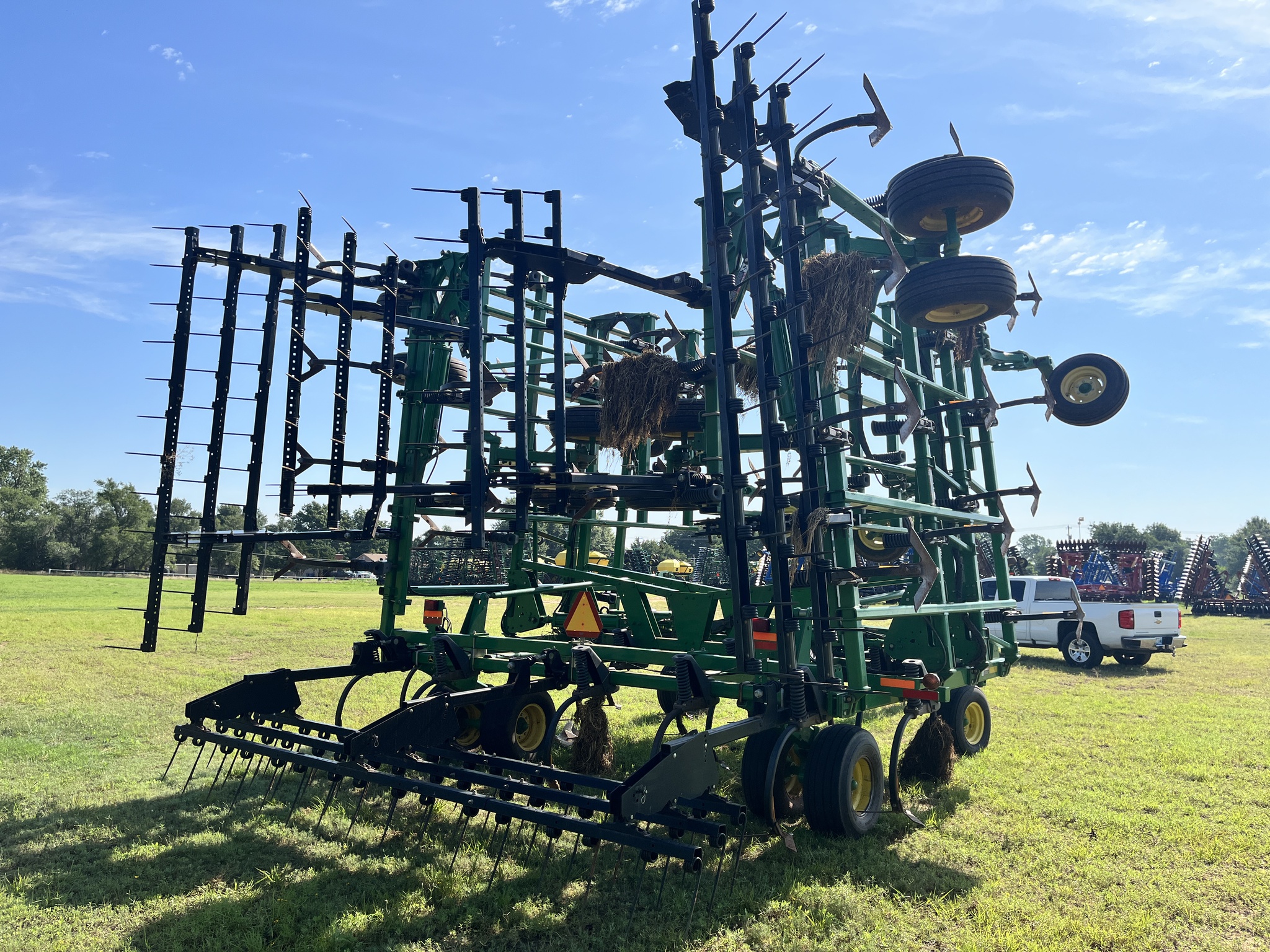 2013 John Deere 2410 Image 5
