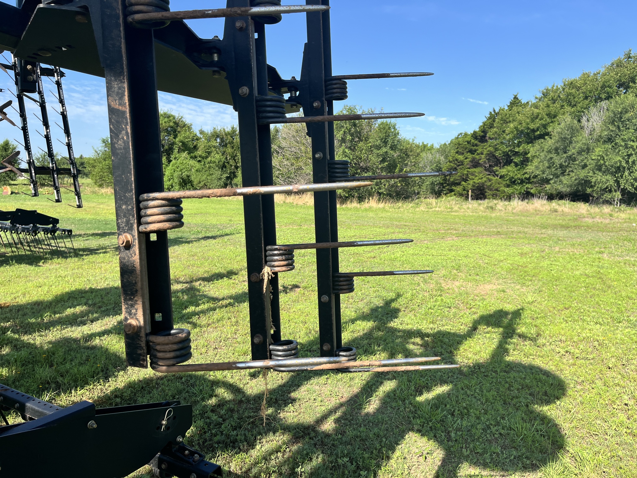 2013 John Deere 2410 Image 18