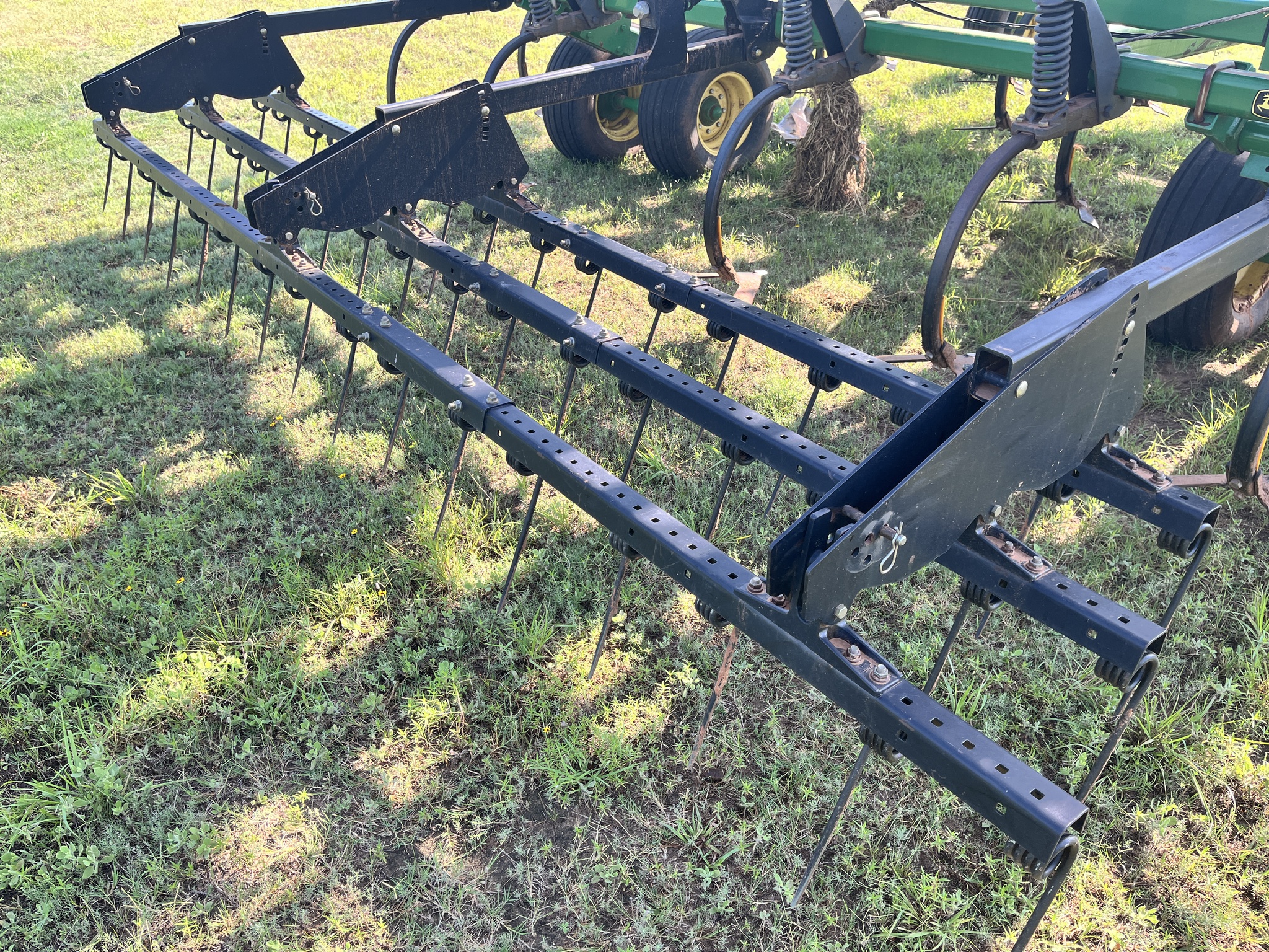 2013 John Deere 2410 Image 21