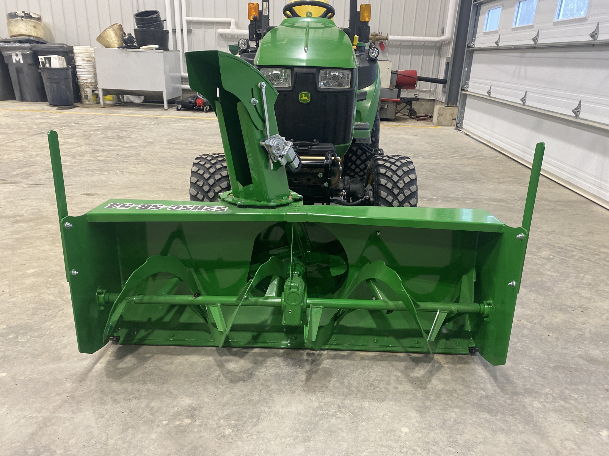 2021 John Deere 2025R Image 2