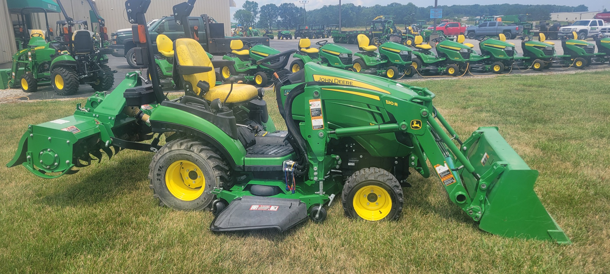 2018 John Deere 1025R Image 5