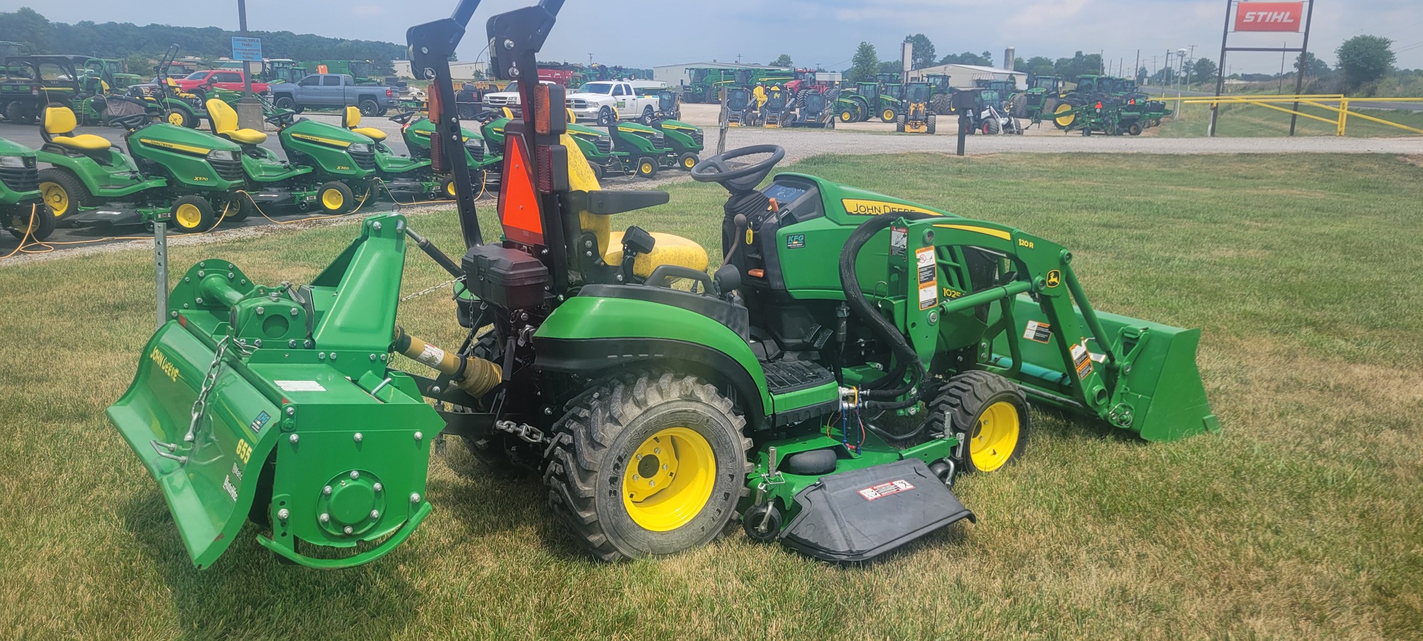 2018 John Deere 1025R Image 6