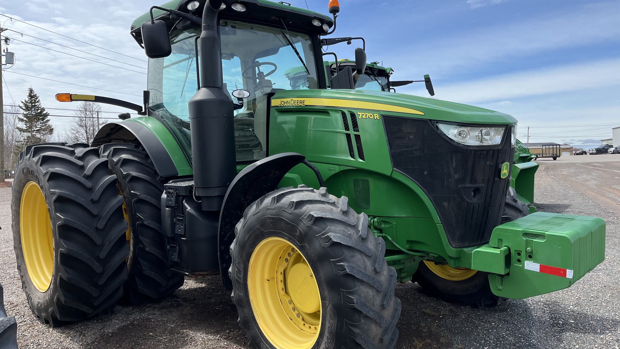 2014 John Deere 7270R Image 2