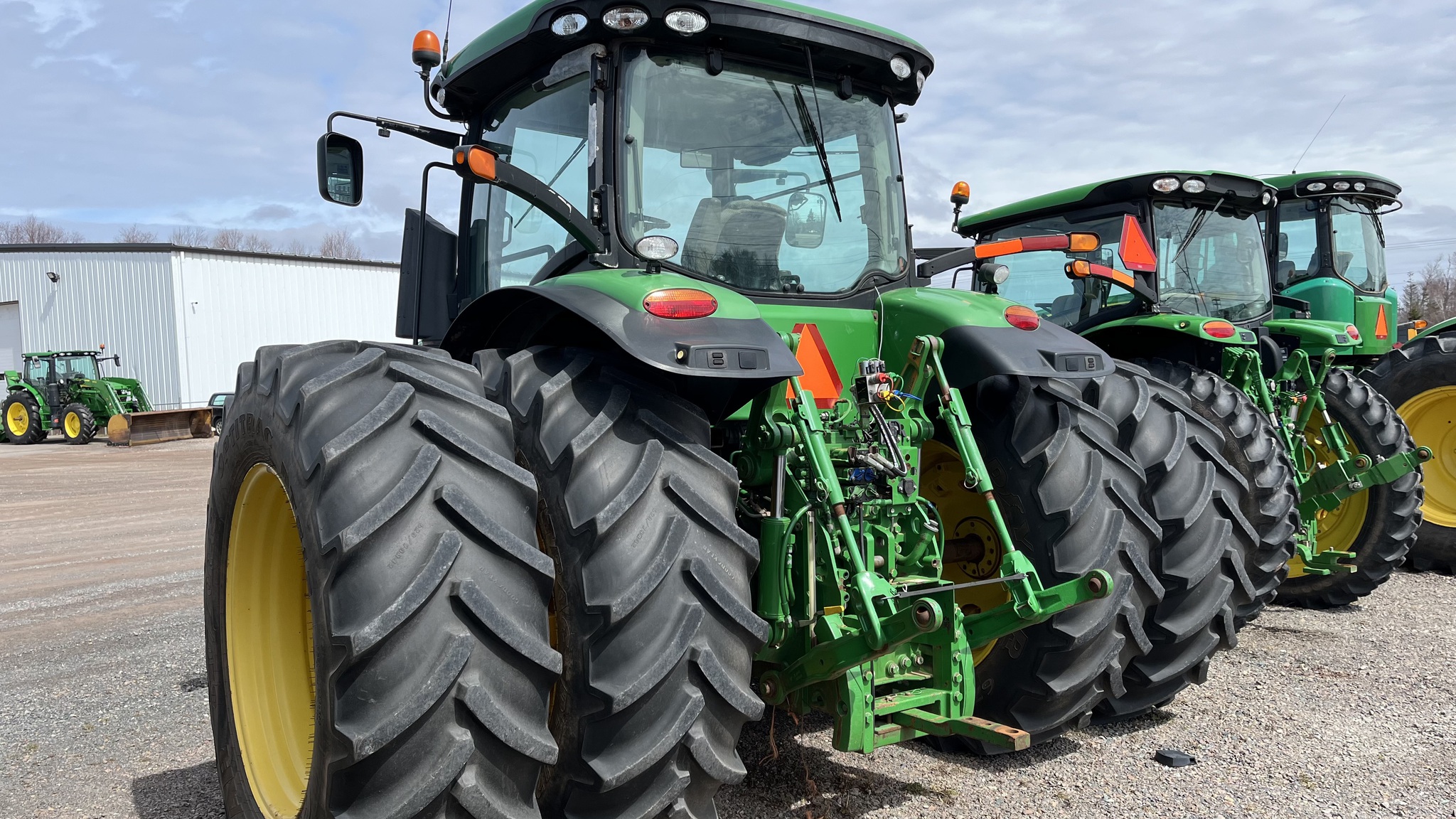 2014 John Deere 7270R Image 4