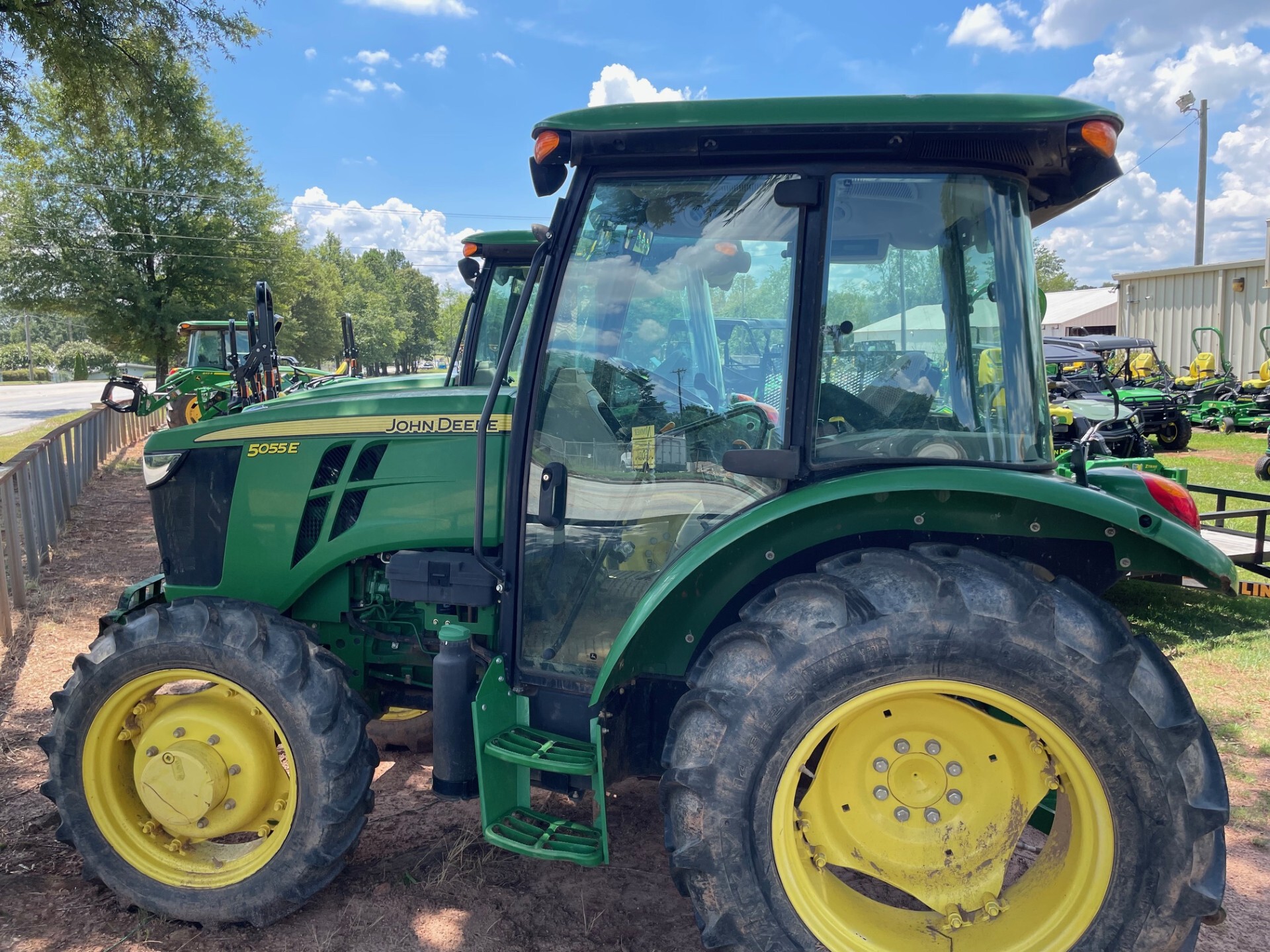 2016 John Deere 5055E Image 1