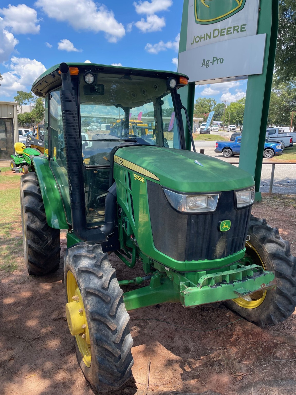 2016 John Deere 5055E Image 6