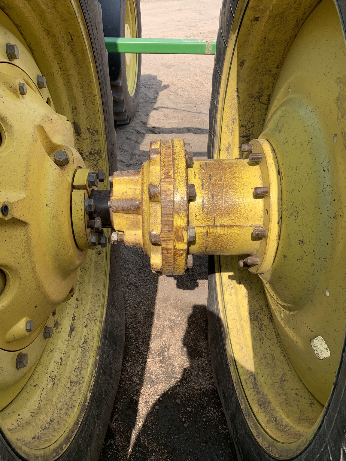 2001 John Deere 8210 Image 11