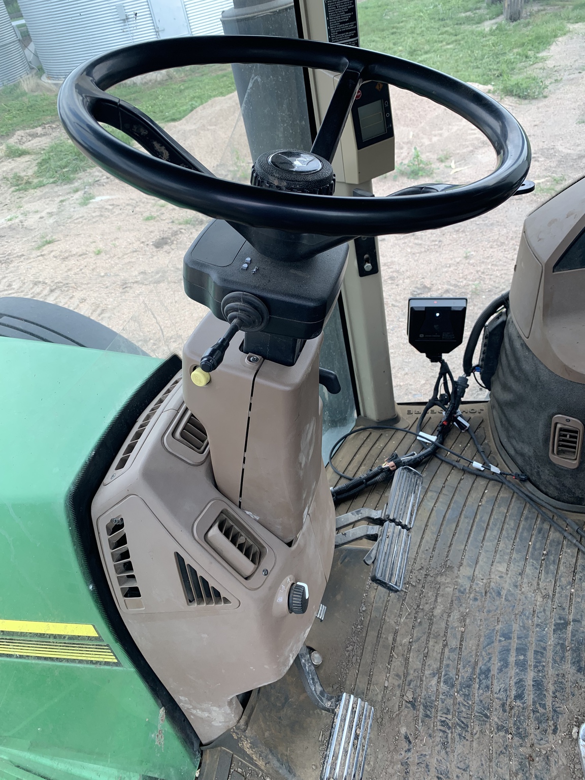 2001 John Deere 8210 Image 7