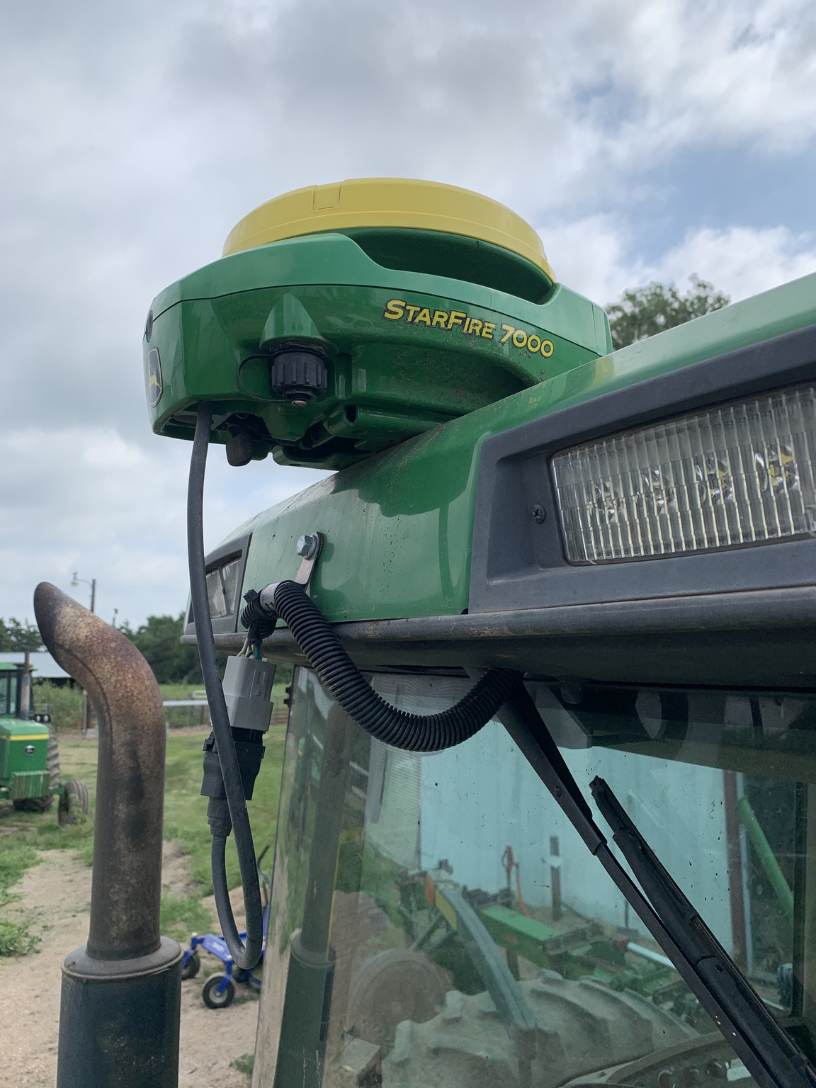 2001 John Deere 8210 Image 14