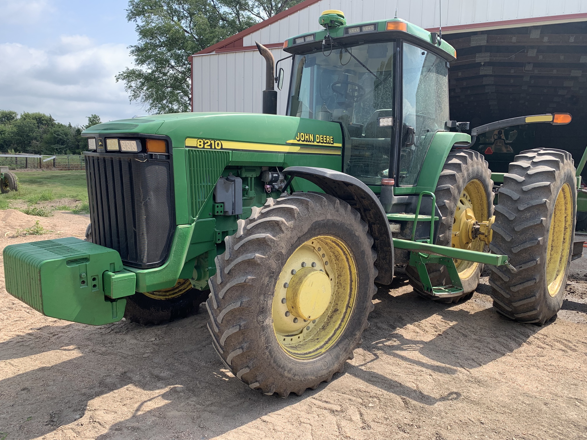 2001 John Deere 8210 Image 1