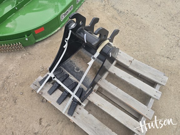 Photo of 2024 John Deere BYT10963