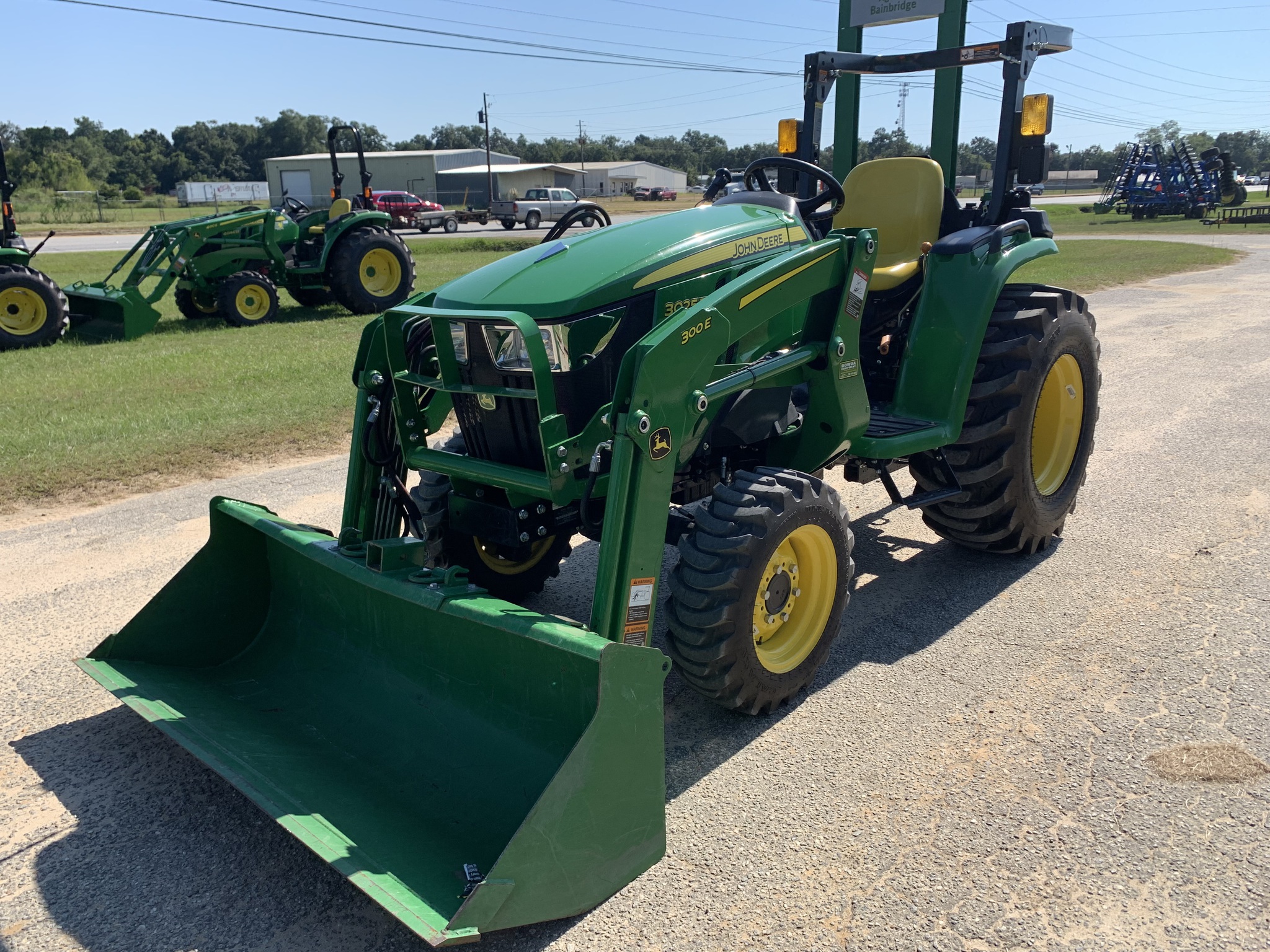 2022 John Deere 3025E Image 1