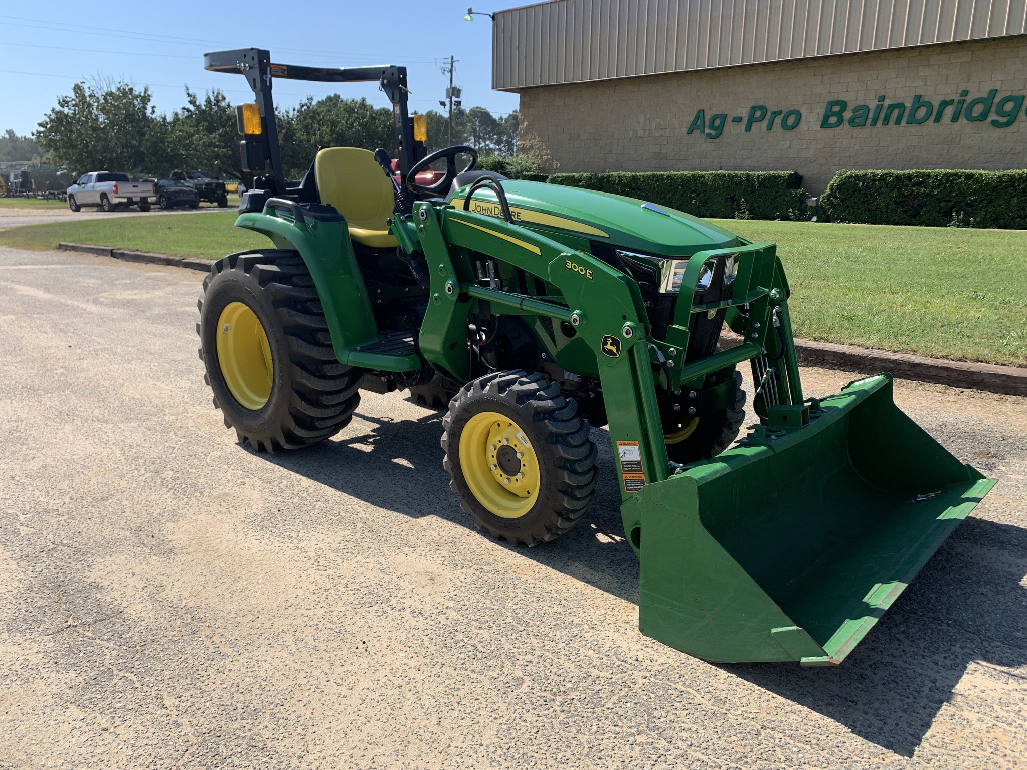 2022 John Deere 3025E Image 3