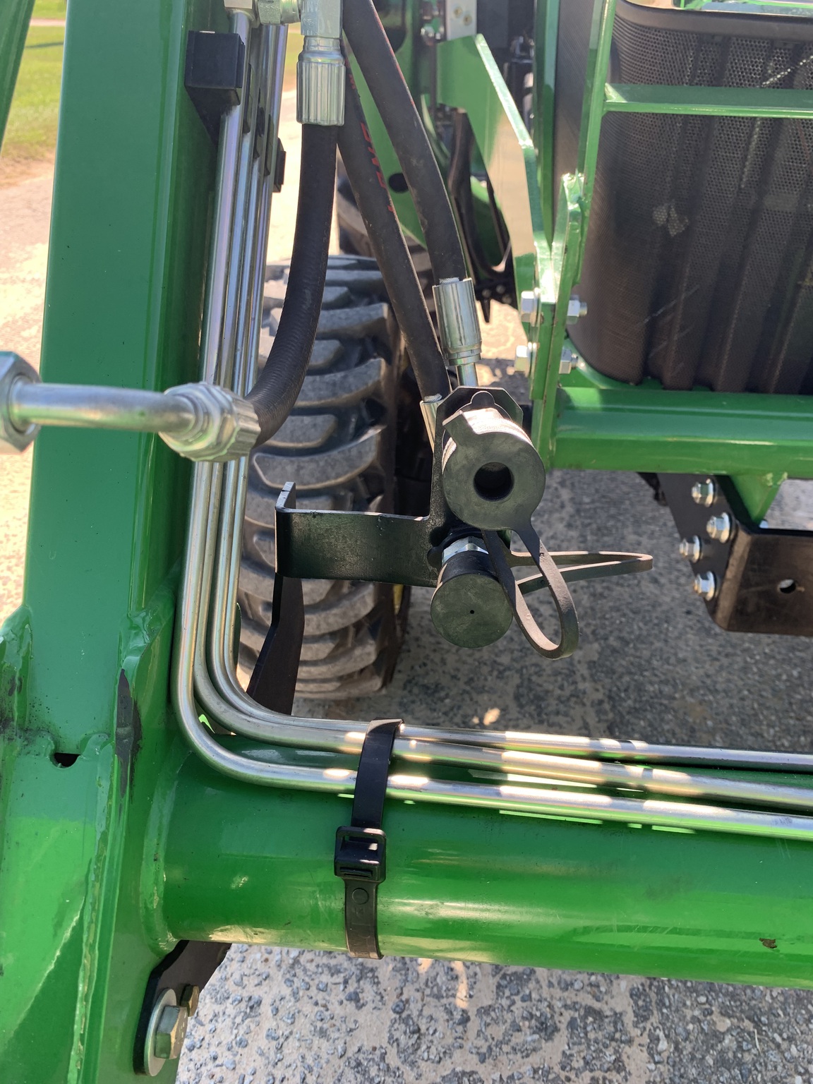 2022 John Deere 3025E Image 7