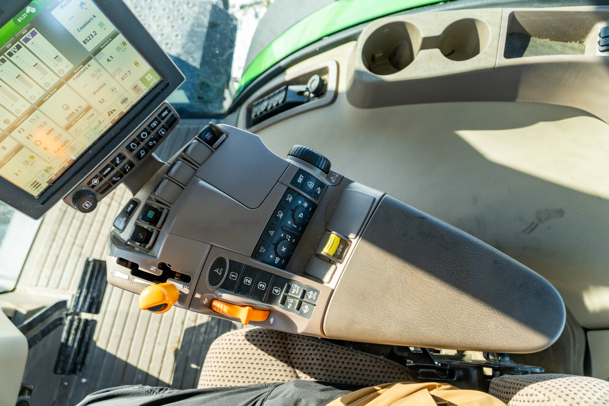 Used 2020 John Deere 8345R Row Crop Tractors at Koenig Equipment in Anna, OH - PhotoXL31