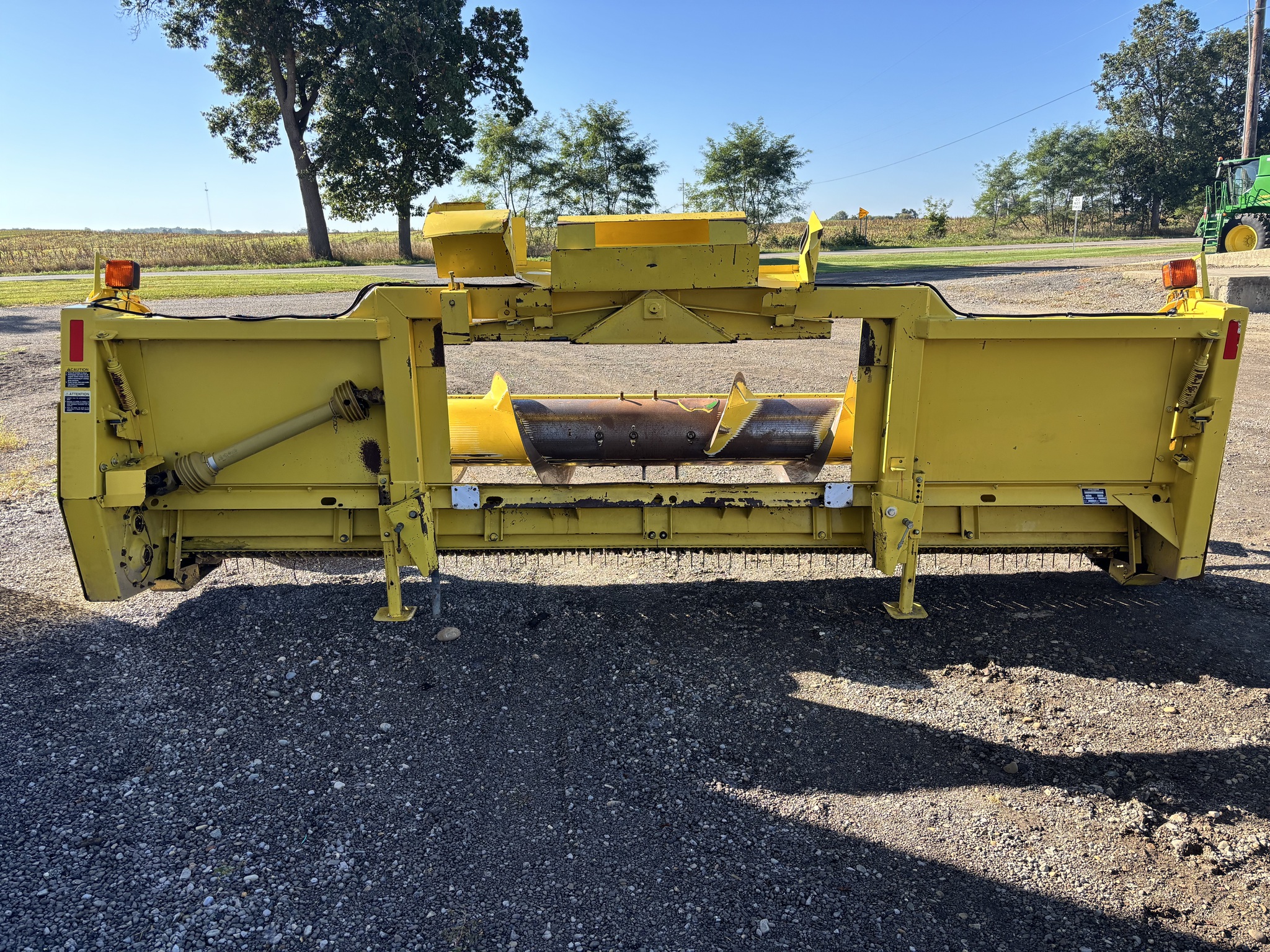 2002 John Deere 645A Image 3