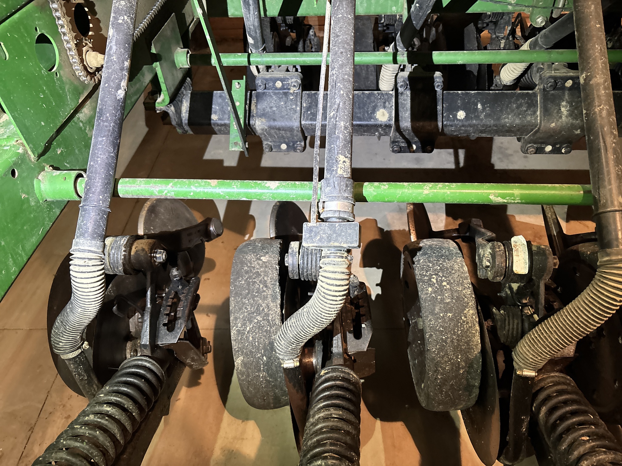 Used 2003 John Deere 1590 Box Drills at Koenig Equipment in Anna, OH - PhotoXL8