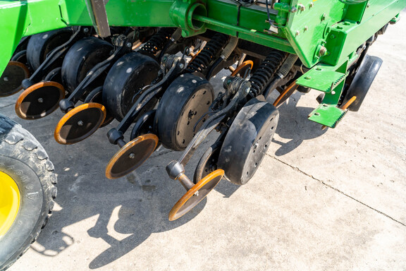 Used 2003 John Deere 1590 Box Drills at Koenig Equipment in Anna, OH - Photo8