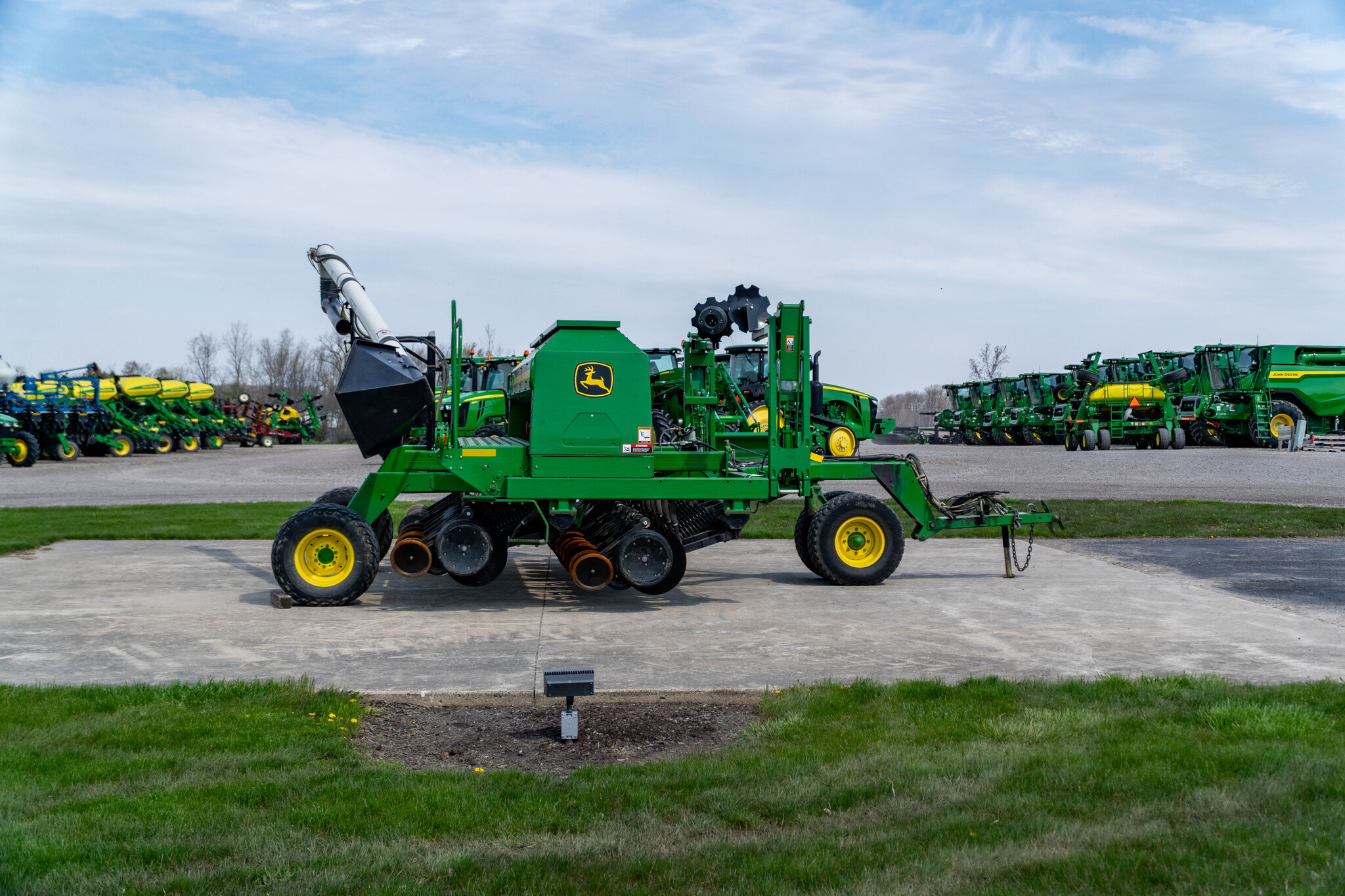 Used 2003 John Deere 1590 Box Drills at Koenig Equipment in Anna, OH - PhotoXL7