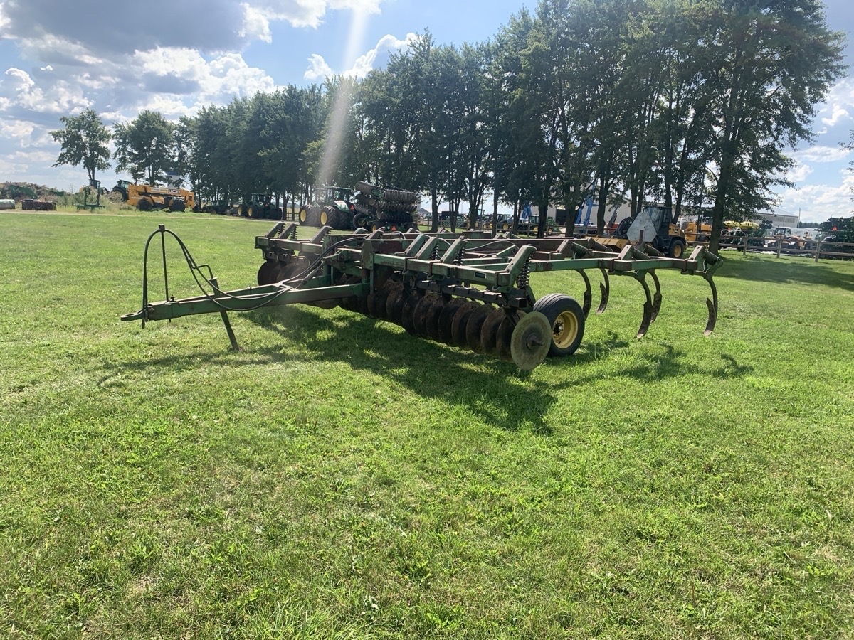 1985 John Deere 712 Image 1