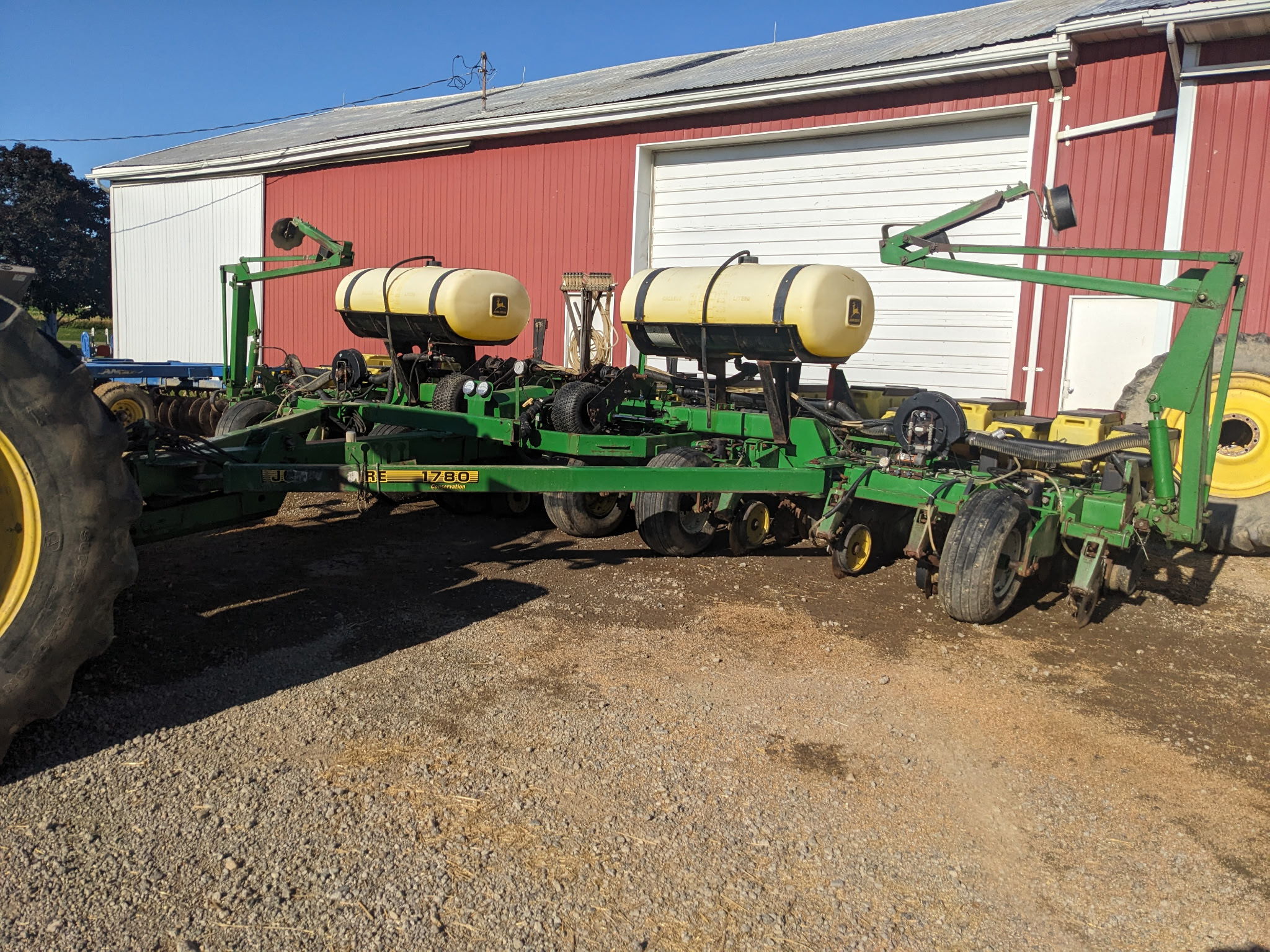 2001 John Deere 1780 Image 2