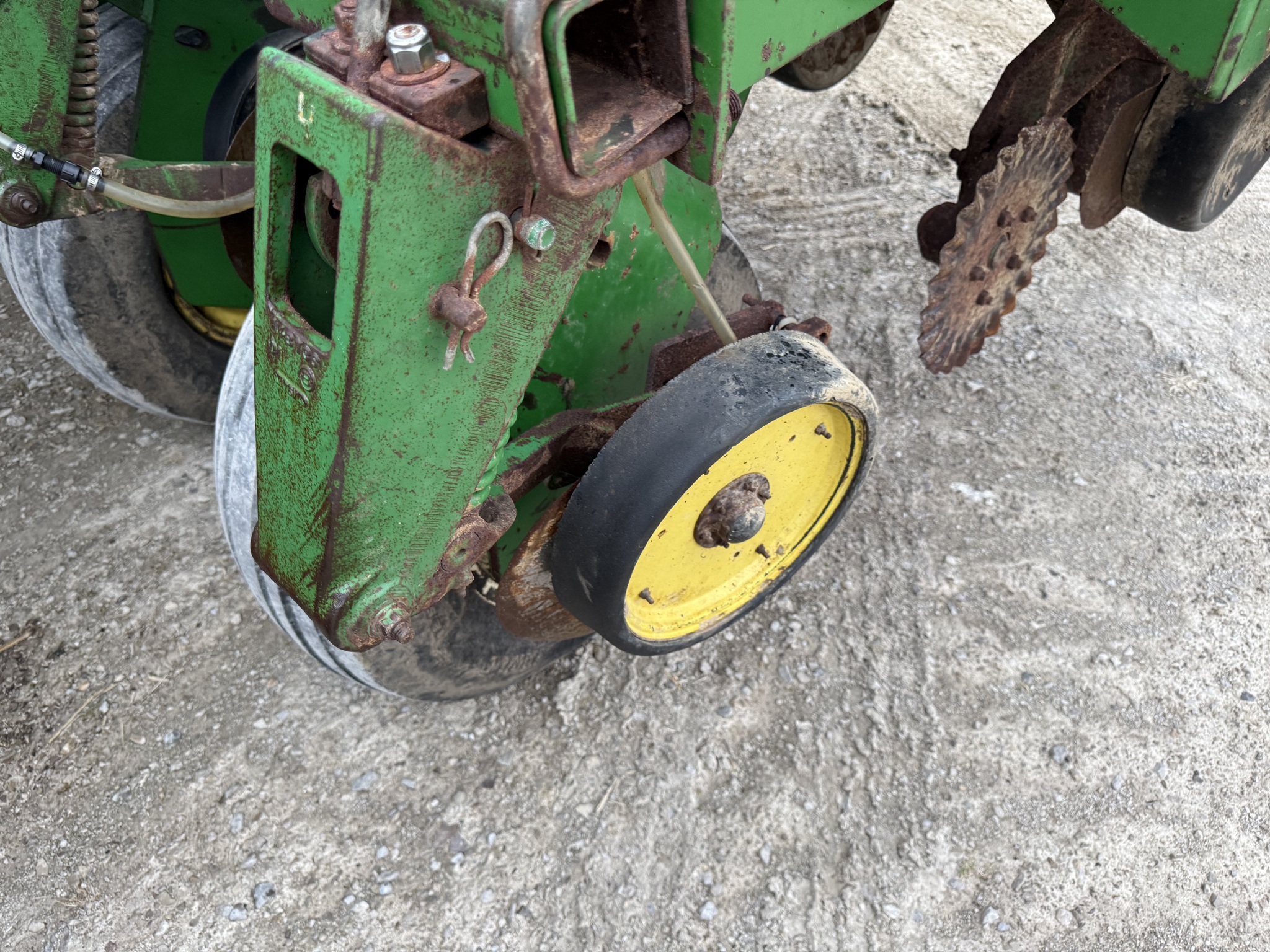 2001 John Deere 1780 Image 10