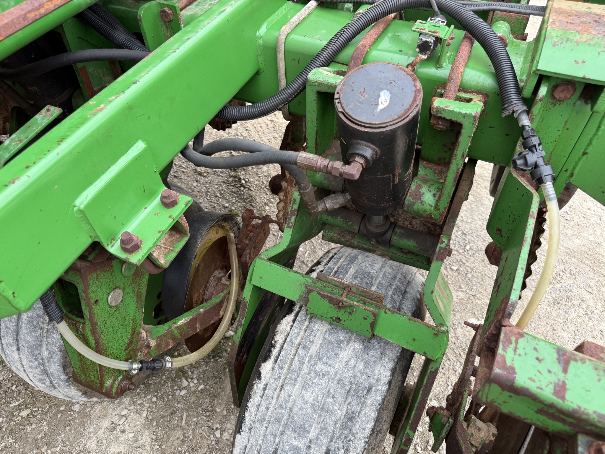 2001 John Deere 1780 Image 11