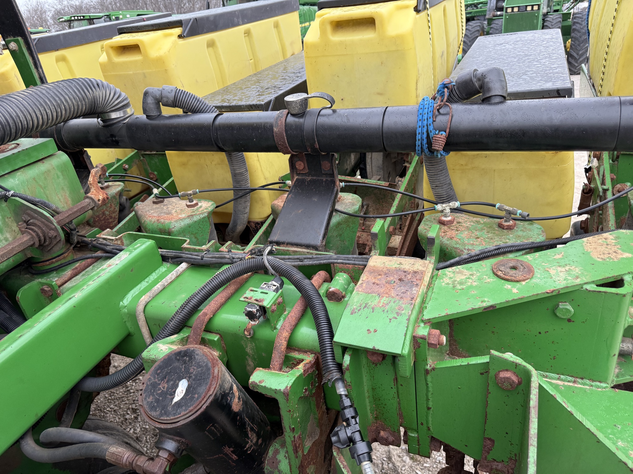 2001 John Deere 1780 Image 12