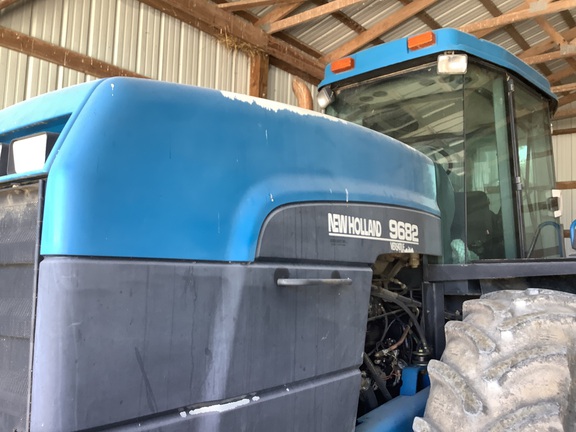 Photo of 1996 New Holland 9682