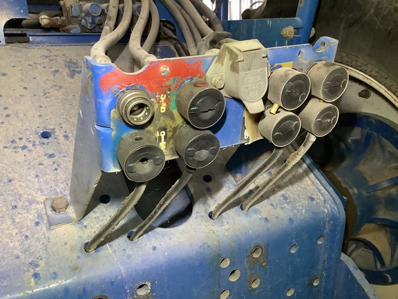 Photo of 1996 New Holland 9682