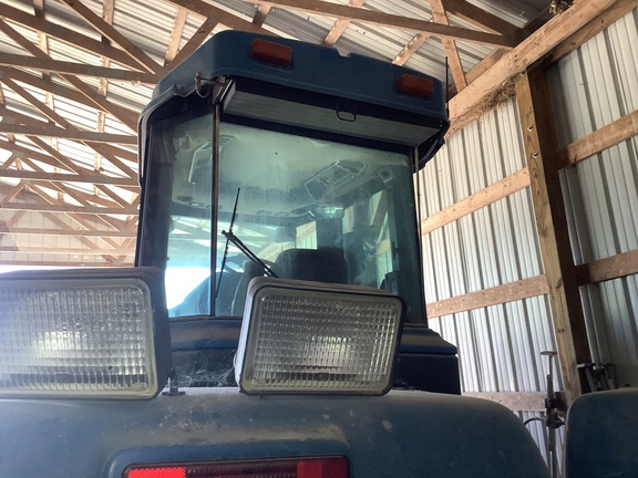 Photo of 1996 New Holland 9682