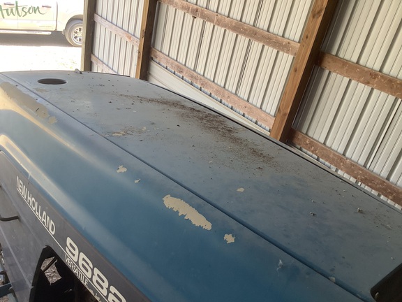 Photo of 1996 New Holland 9682
