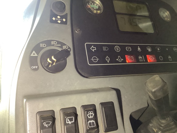 Photo of 1996 New Holland 9682