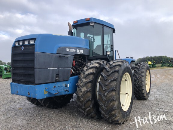 Photo of 1996 New Holland 9682