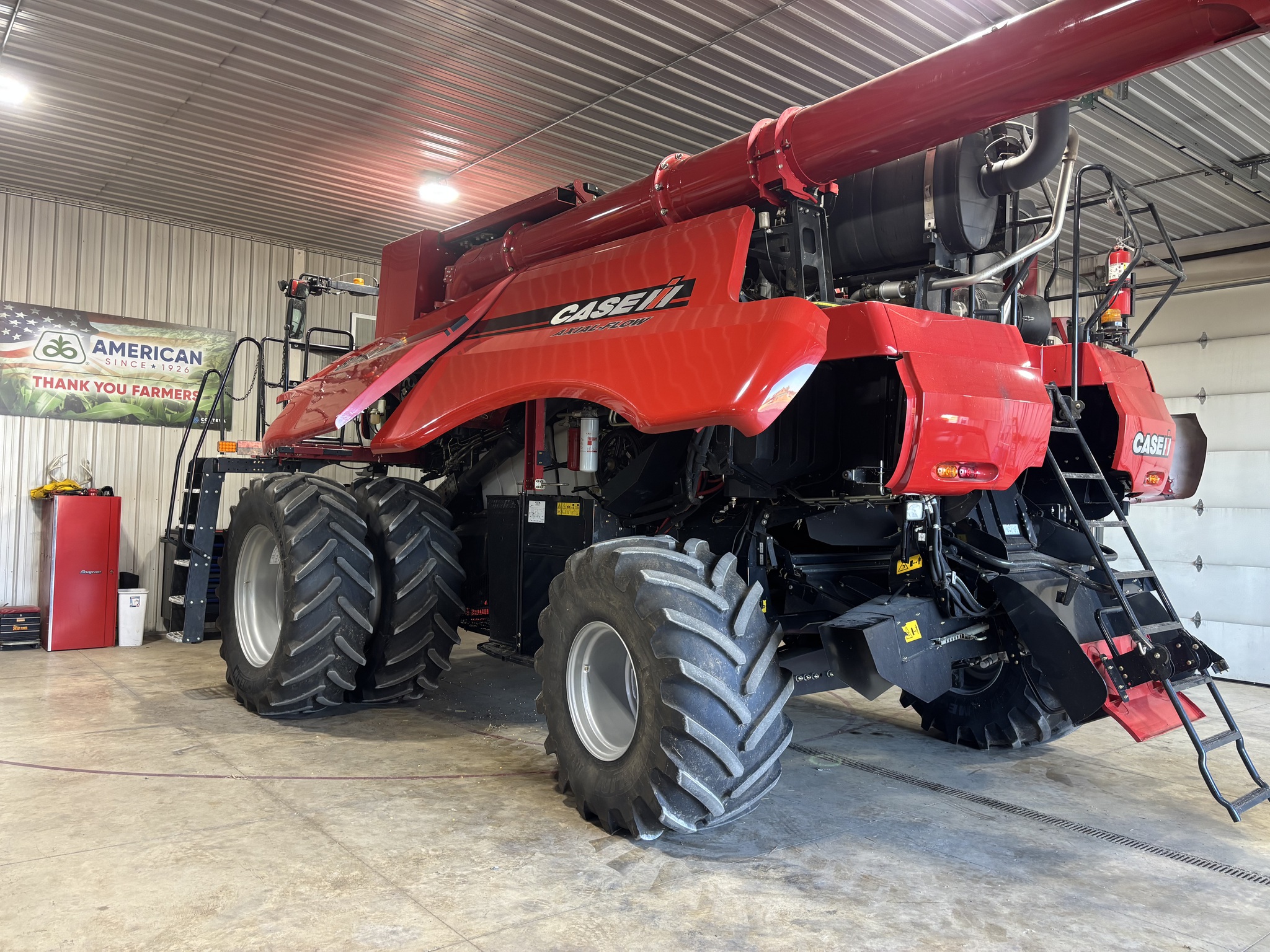 2018 Case IH 8240 Image 2