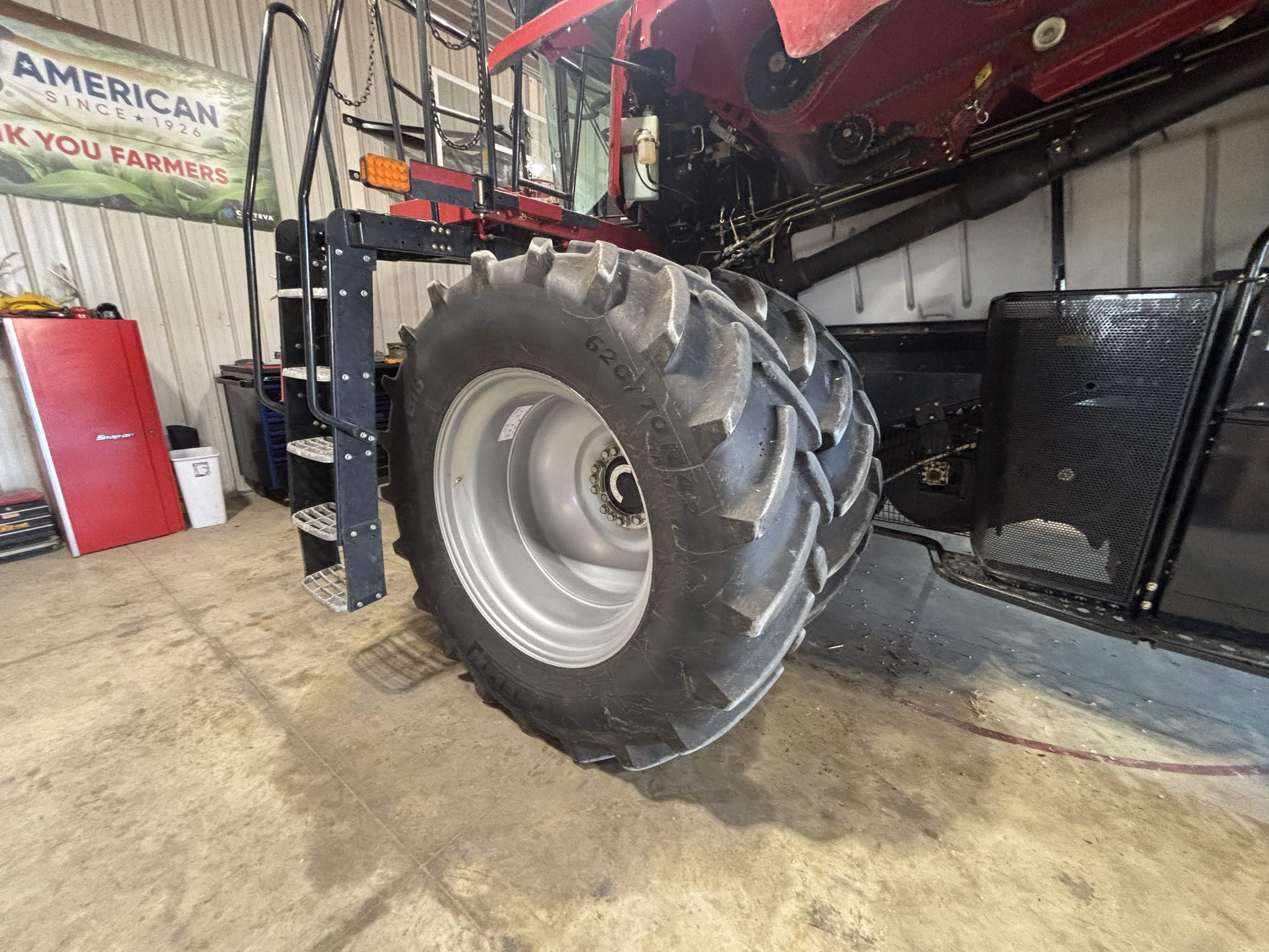 2018 Case IH 8240 Image 11