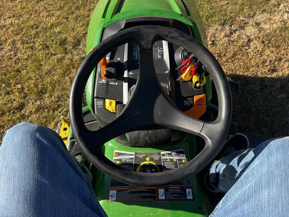 2016 John Deere X390 - Photo18
