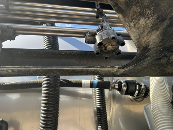 2024 John Deere 412R - Photo16