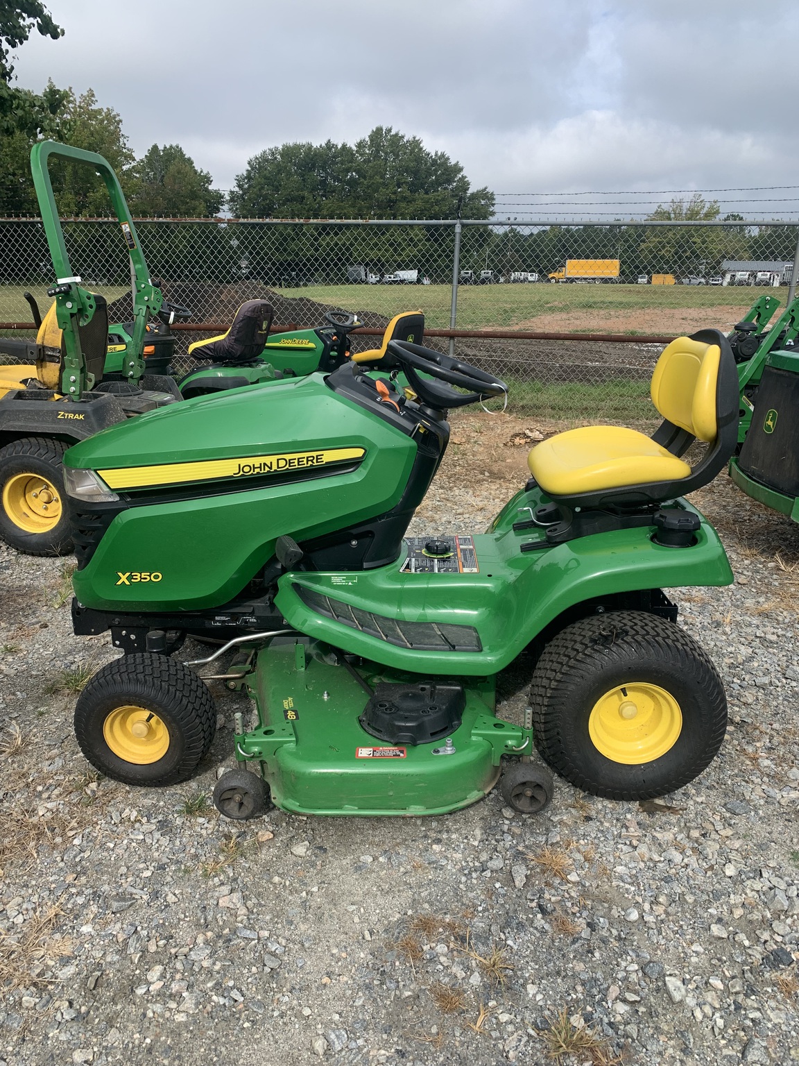 2023 John Deere X350 Image 3