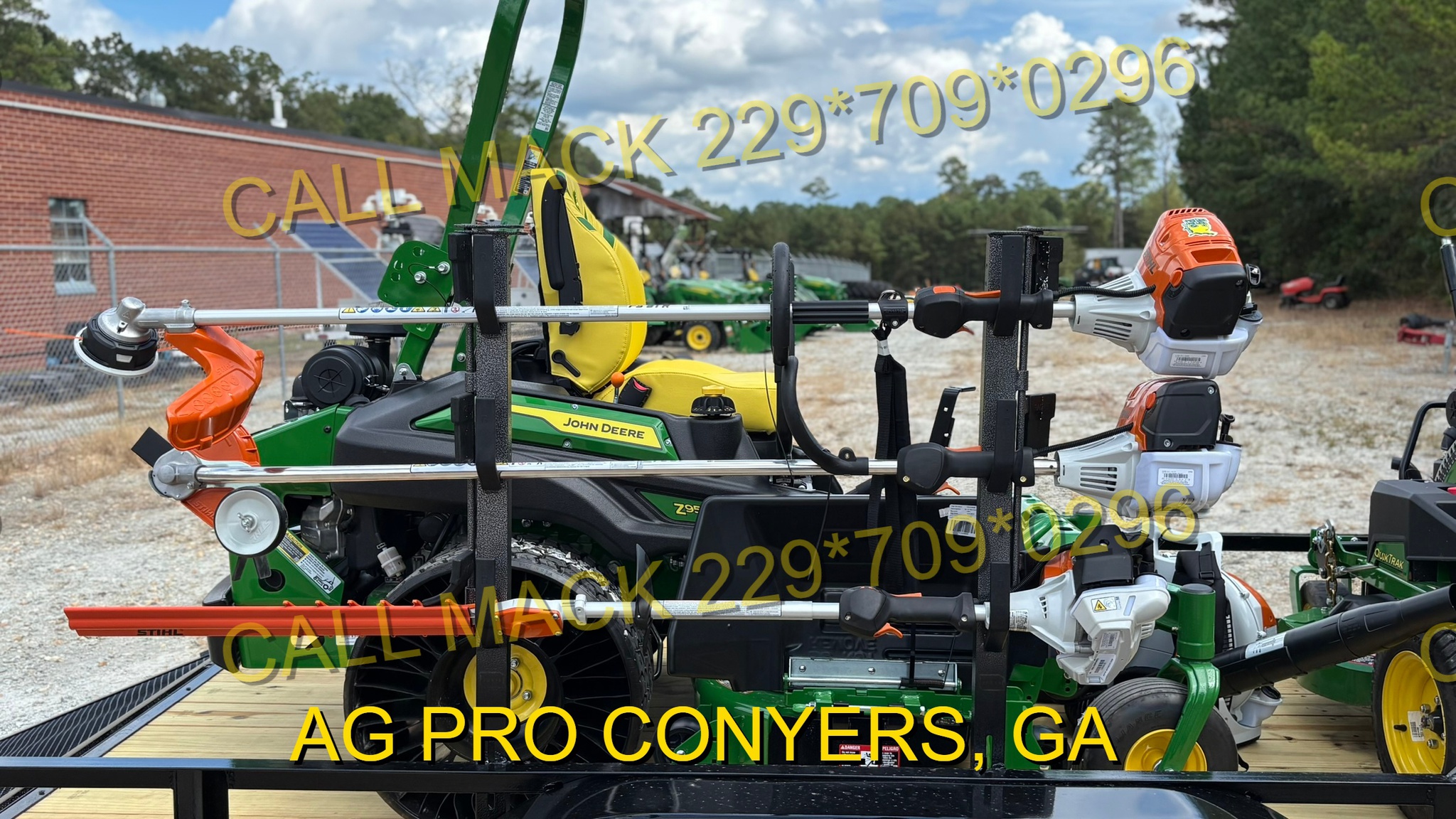 2026 John Deere Z955M/Q810E LANDSCAPE PACKAGE Image 4