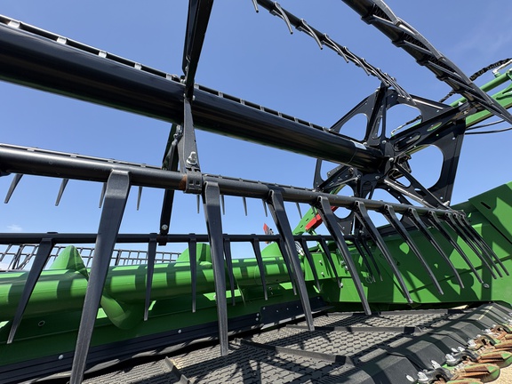 Used 2024 John Deere HD45R Combine Platforms at Horizon Ag & Turf in Lloydminster, AB - Photo8