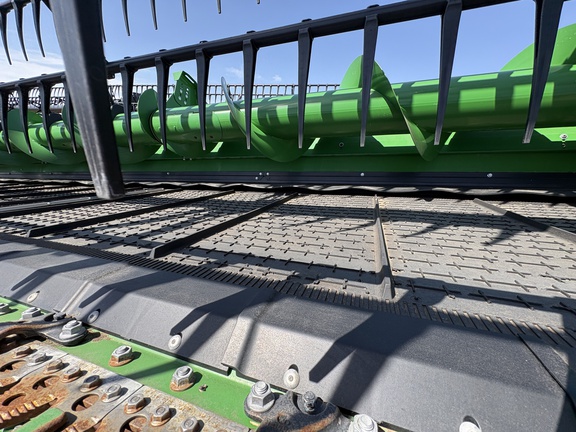 Used 2024 John Deere HD45R Combine Platforms at Horizon Ag & Turf in Lloydminster, AB - Photo9