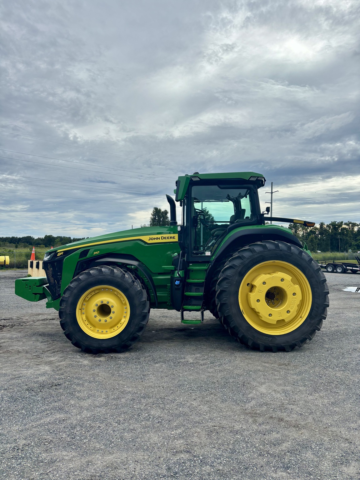 2024 John Deere 8R 310 Image 2