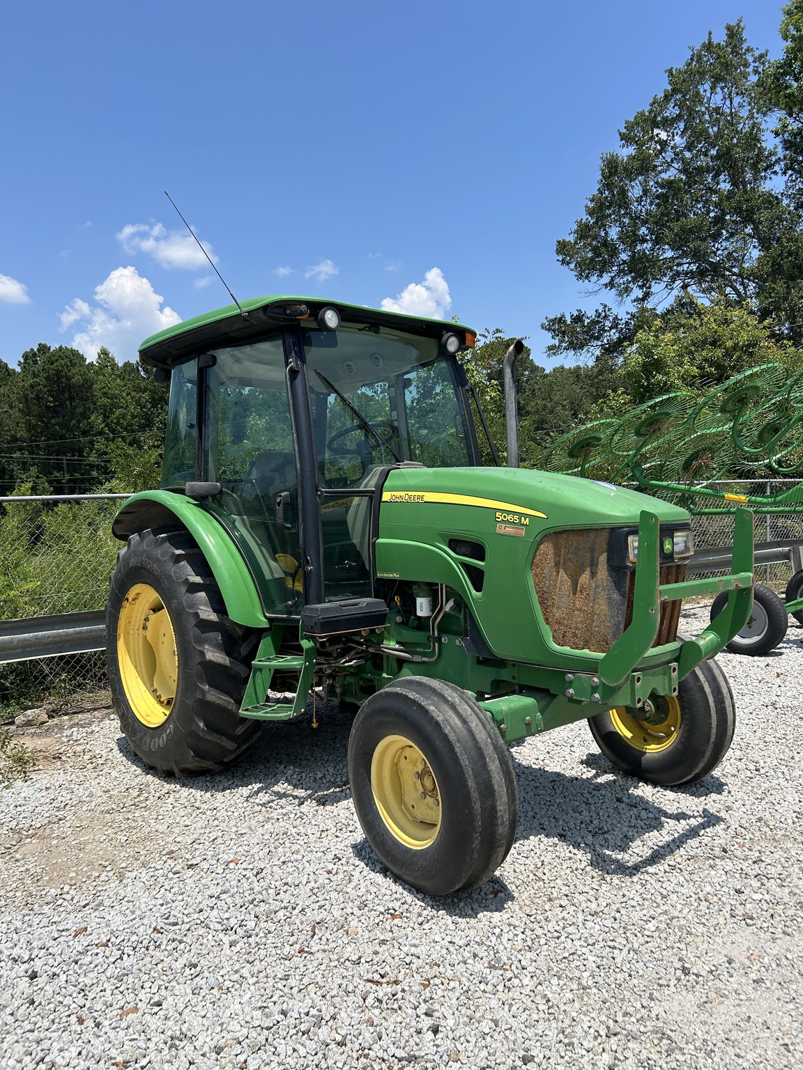 2011 John Deere 5065M Image 1
