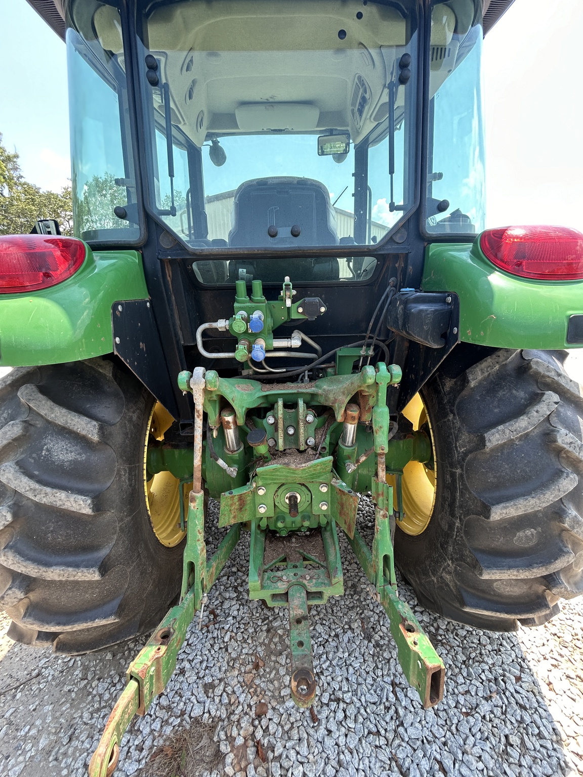 2011 John Deere 5065M Image 3