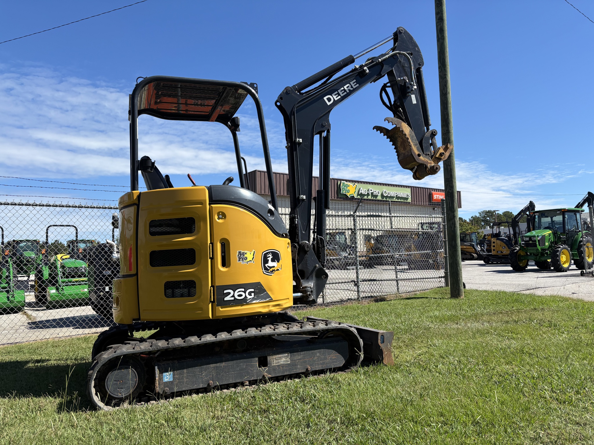 2023 John Deere 26G Image 1