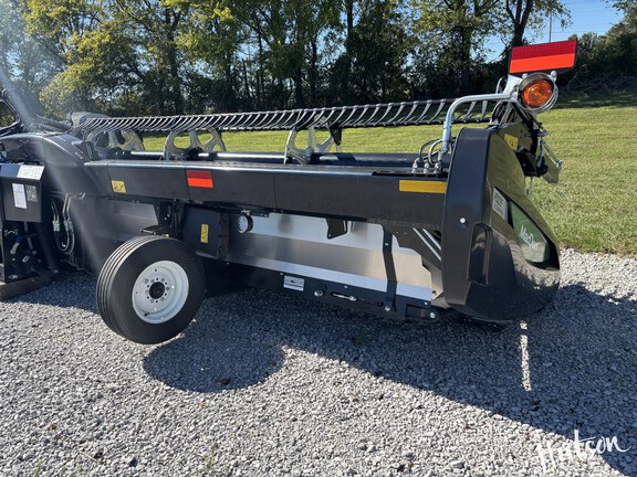 Photo of 2024 MacDon FD235DK