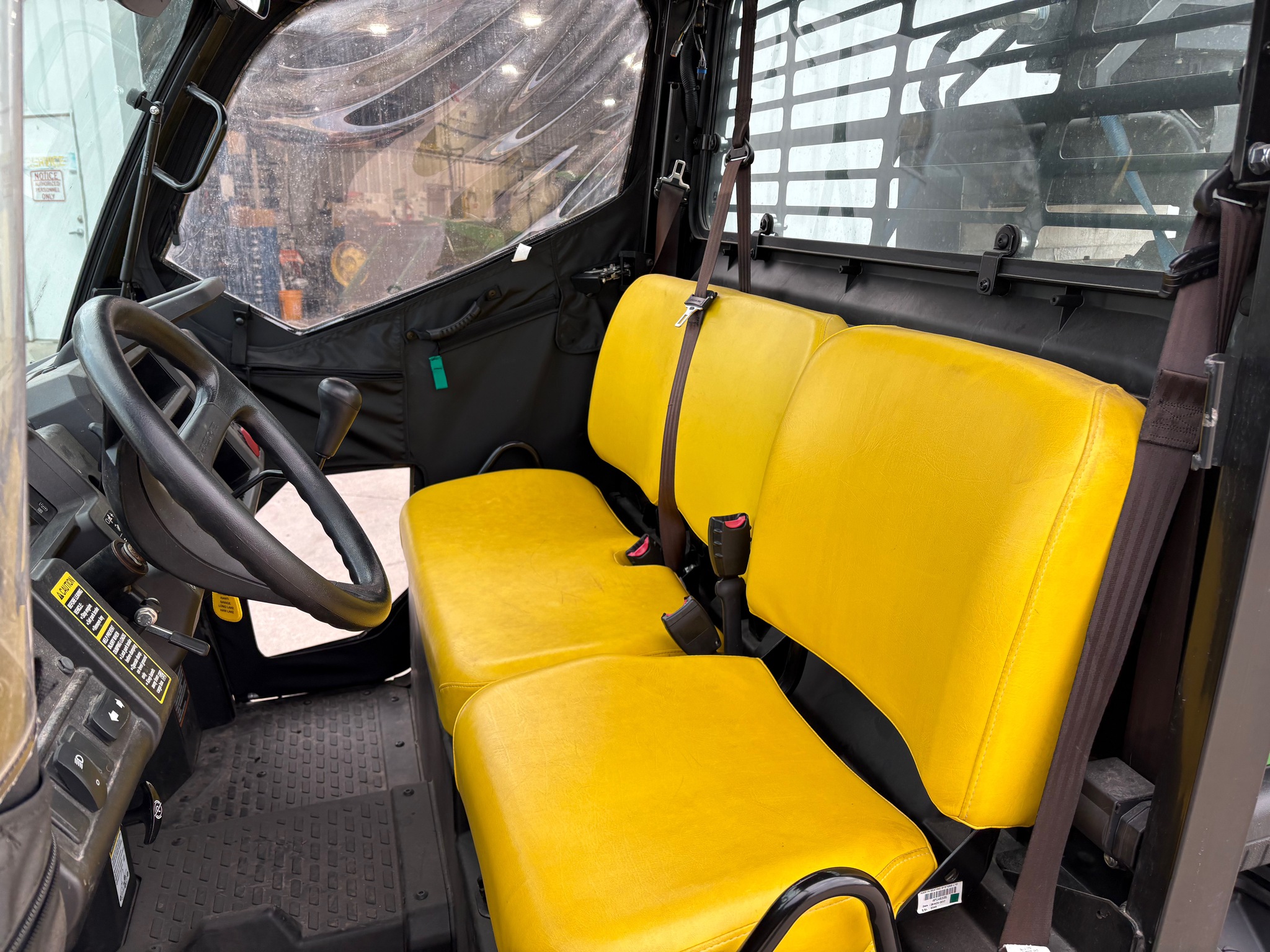 2018 John Deere XUV 835M Image 15