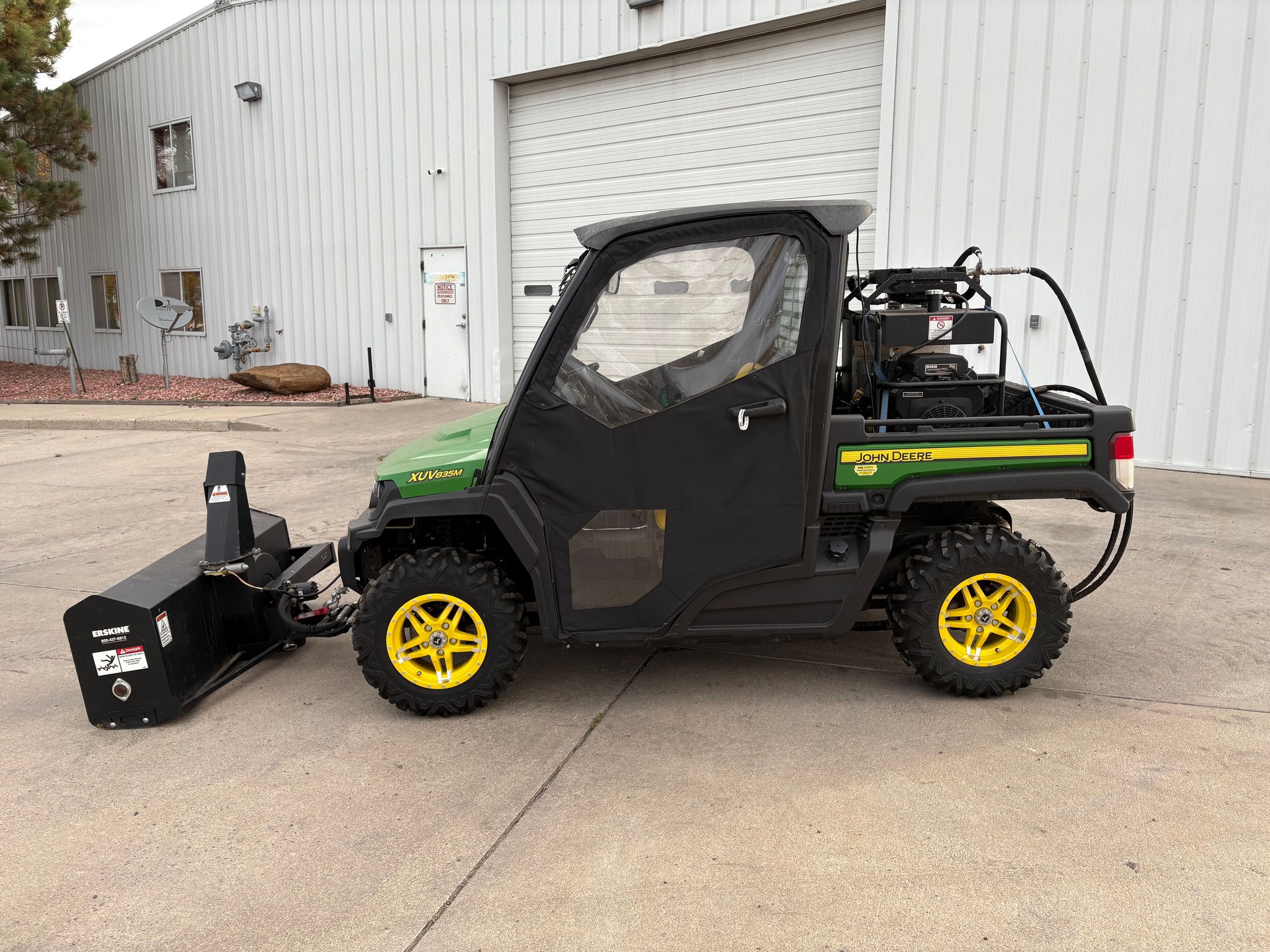 2018 John Deere XUV 835M Image 2