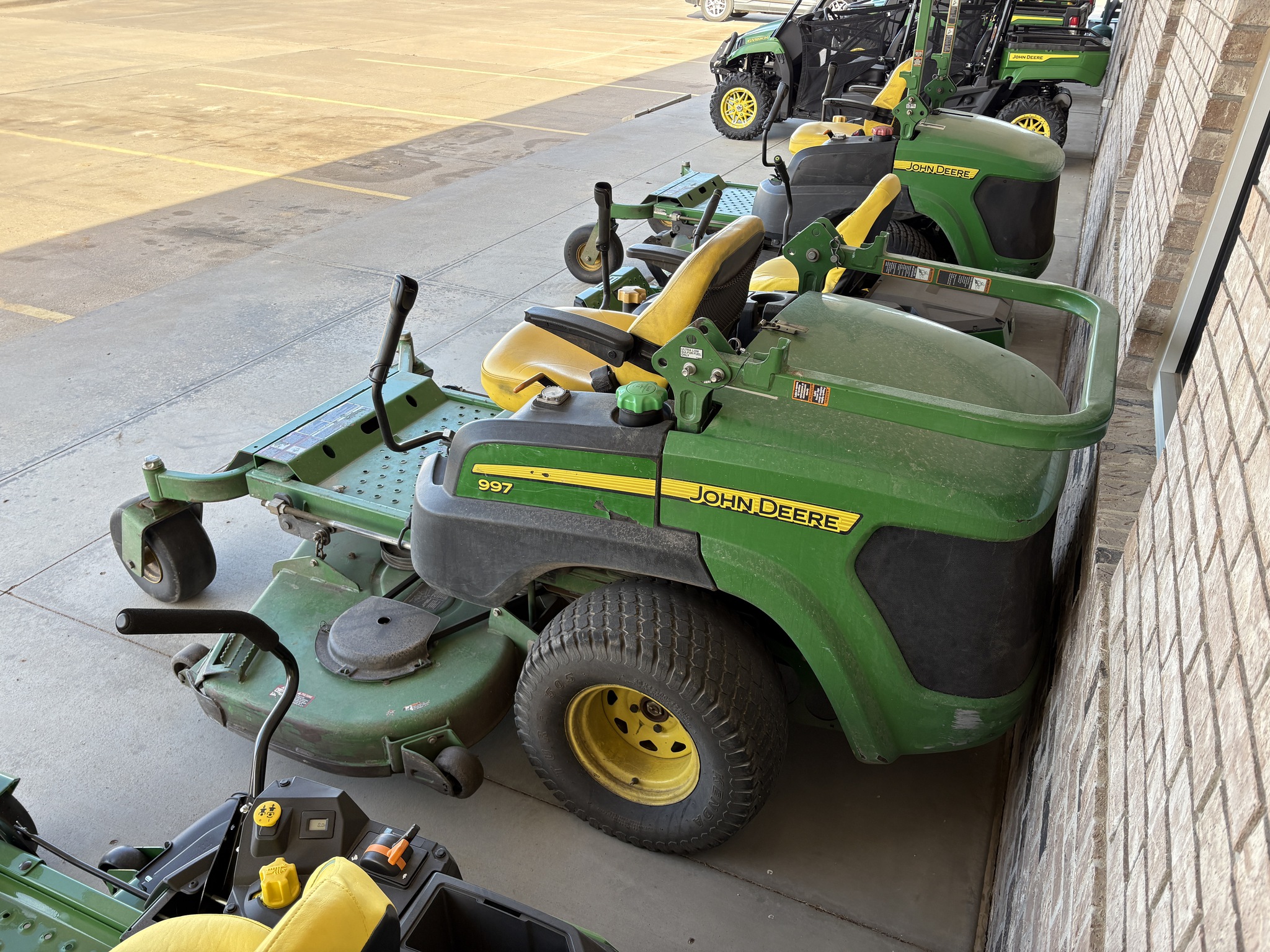 2013 John Deere 997 Image 2